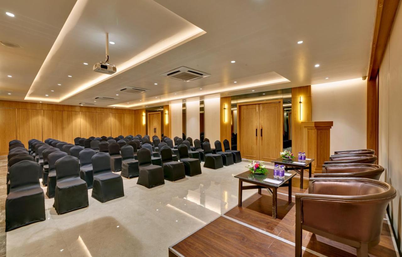 Citrus Hotel Kolhapur Exterior photo