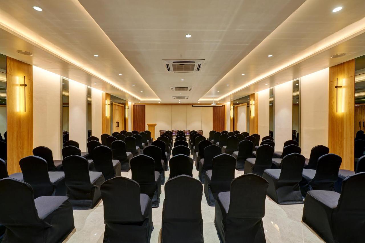 Citrus Hotel Kolhapur Exterior photo