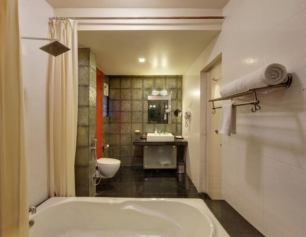 Citrus Hotel Kolhapur Exterior photo