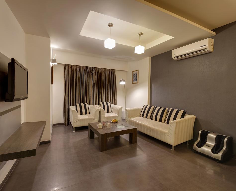 Citrus Hotel Kolhapur Exterior photo