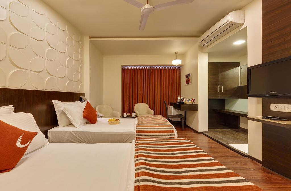 Citrus Hotel Kolhapur Exterior photo