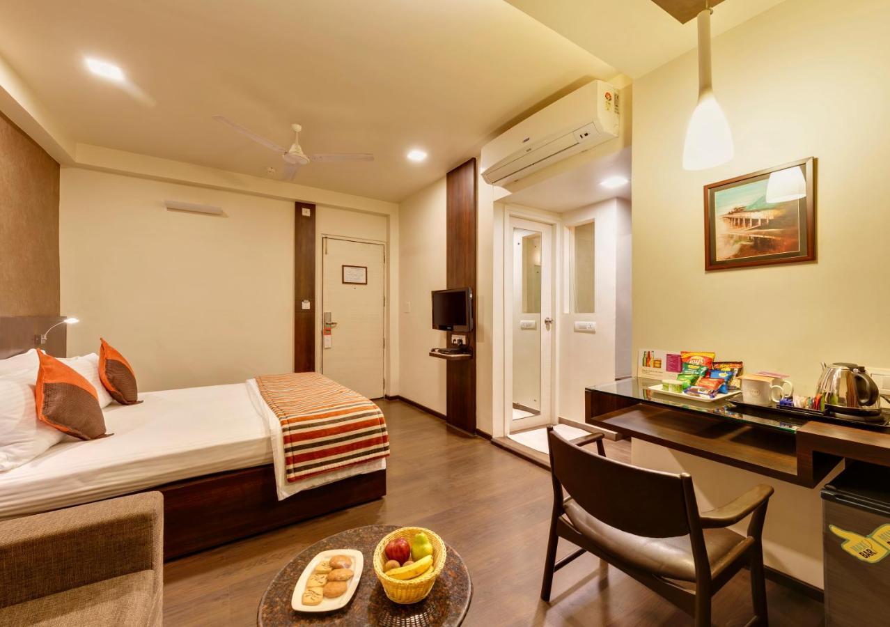 Citrus Hotel Kolhapur Exterior photo